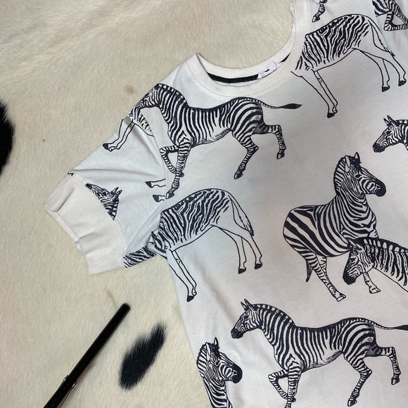 Jane & Delancey Zebra Novelty Black White Pullover T-shirt - Picture 3 of 9